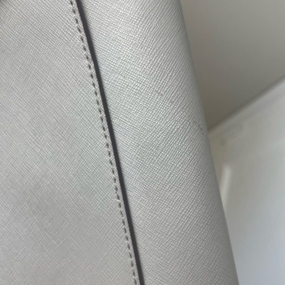 EUC Henri Bendel Crossbody - Picture 13 of 13